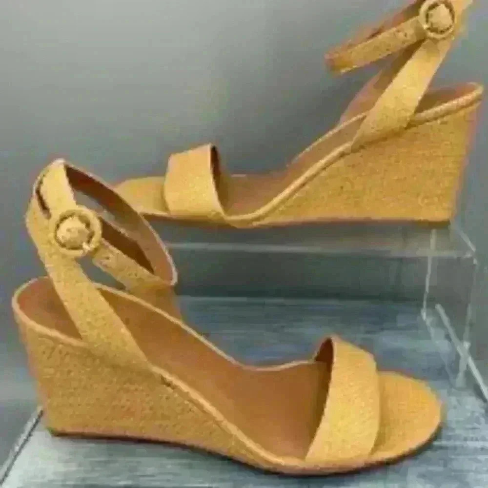 New NORDSTROM RACK Carrie Wedge Sandal in Tan